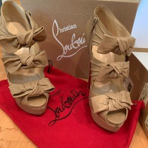 Christian Louboutin madame butterfly booties 39